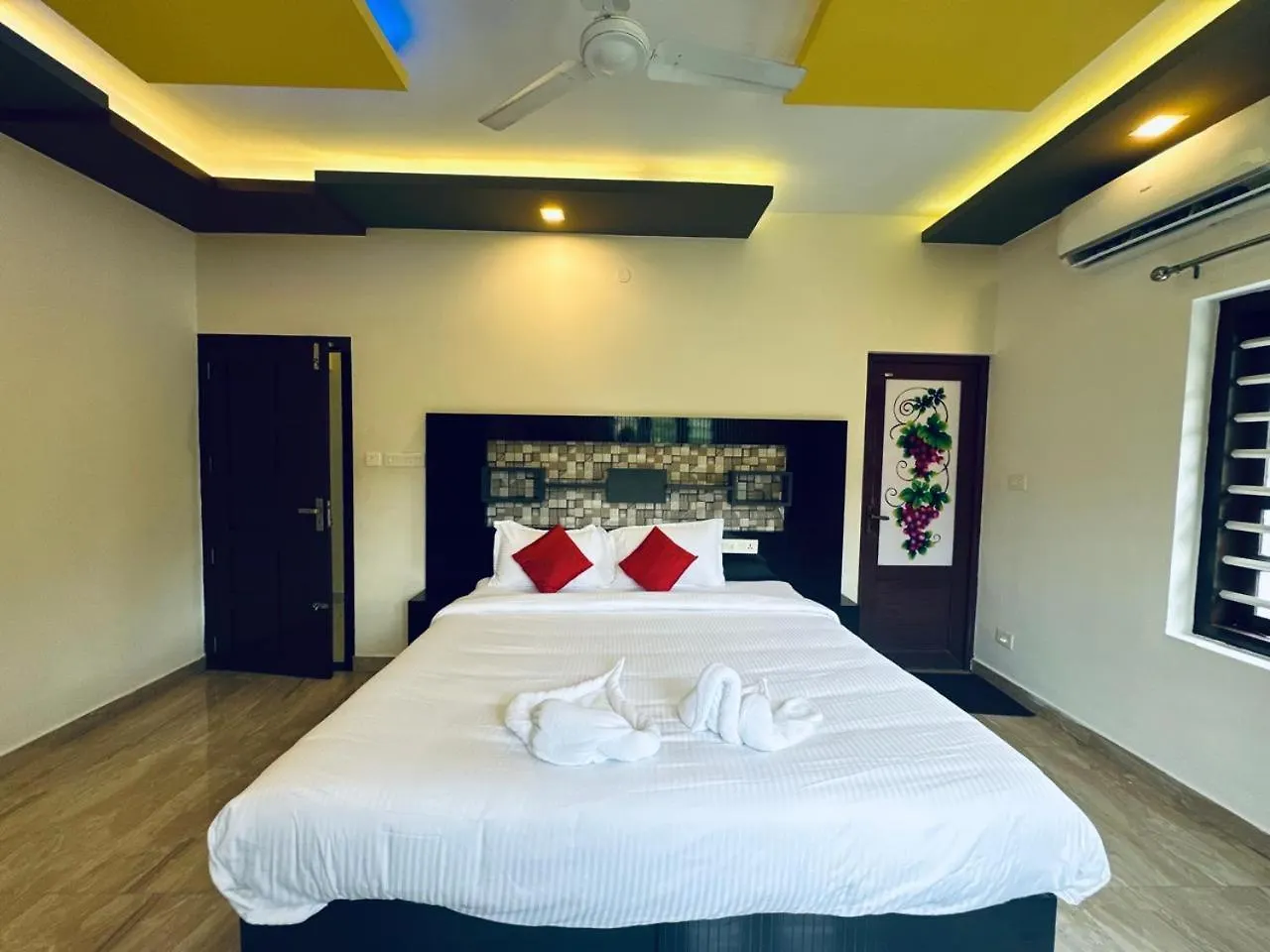 Hotel Venice Rosedale Alappuzha